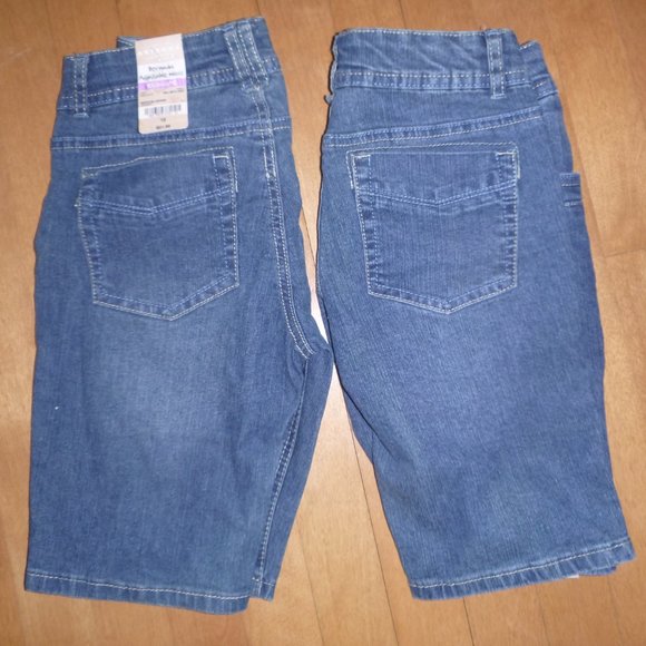 2 pair Girls ARIZONA Denim Bermuda Shorts Size 10 Medium Wash  Adj Waist NWT - Picture 2 of 2